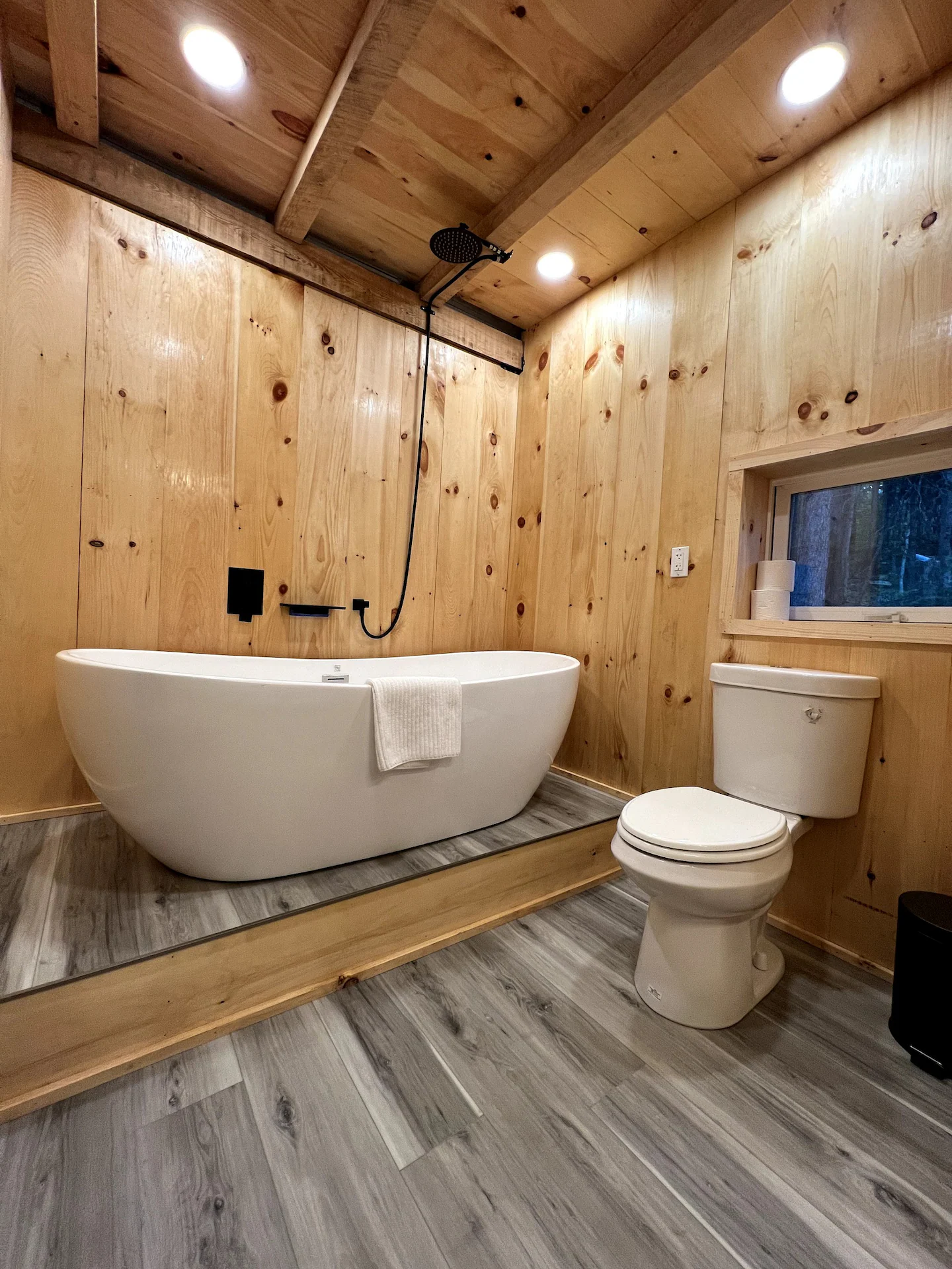 The Timbery - Bathroom Soaking Tub